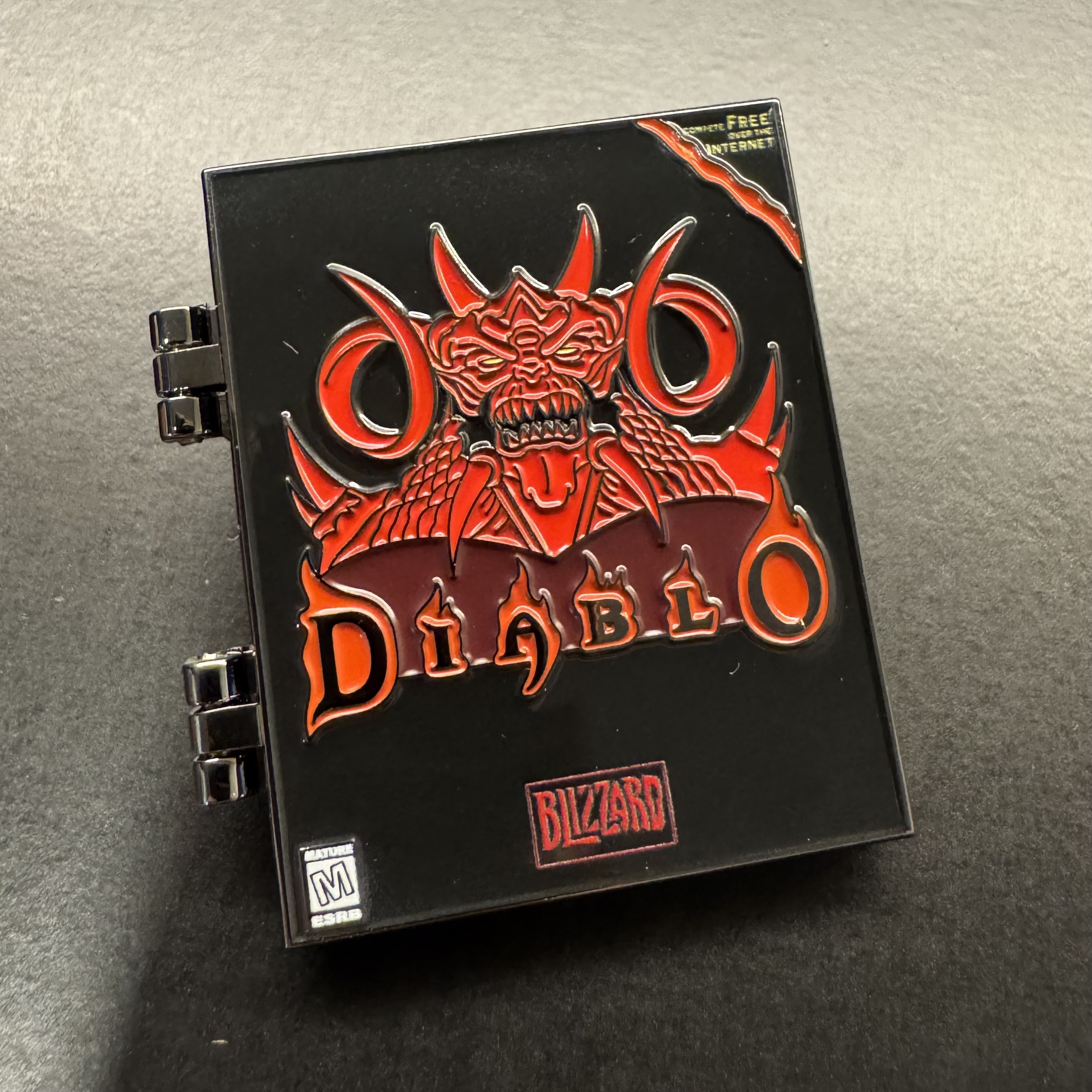 Diablo Box Art Hinge